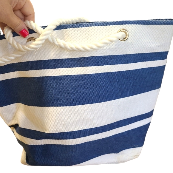 New with Tags Victoria's Secret Nautical Tote Bag - Picture 3 of 5